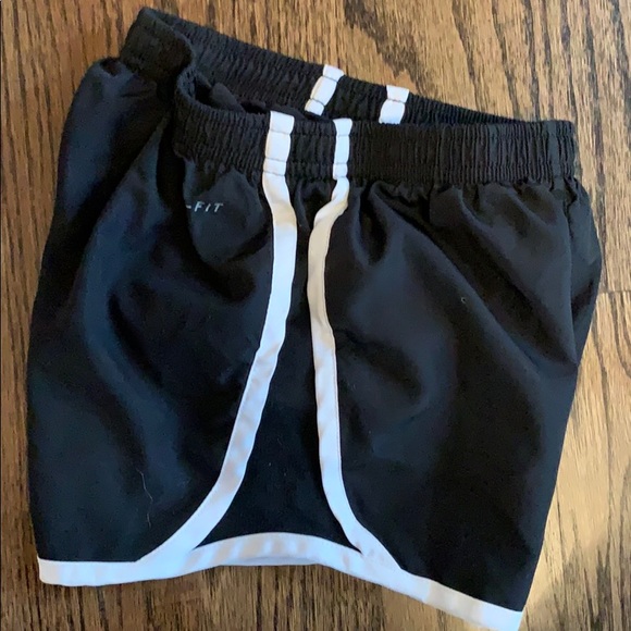 Nike girls Dri-Fit shorts black size 6x lined - Picture 7 of 8